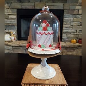 Gorgeous Cake Cloche-NWT